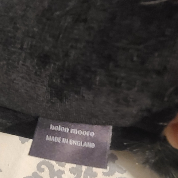 VEGAN Asymmetric Faux Fur Scarf NWOT Helen Moore - Picture 10 of 10